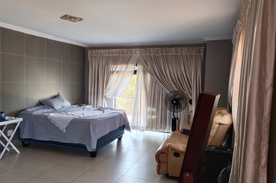 5 Bedroom Property for Sale in Birdwood Estate North West